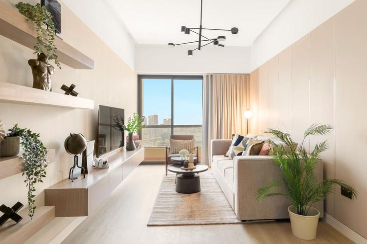 Elegantly designed living room with modern furnishings in an apartment at Building Breih Street - first-class - 1371485 in Dubai Marina, Dubai Elegantly designed living room with modern furnishings in an apartment at Building Breih Street - first-class - 1371485 in Dubai Marina, Dubai