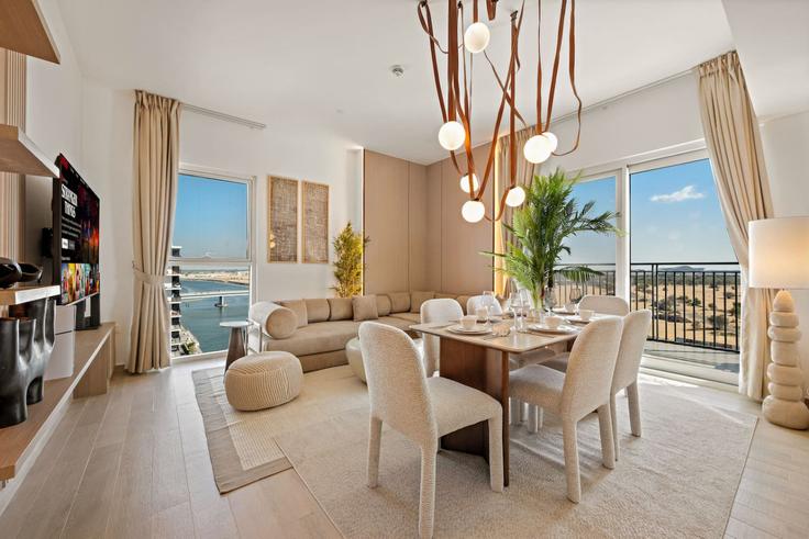 Elegant gestaltetes Wohnzimmer mit moderner Einrichtung in einer Wohnung im Building Tariaq Bedon Esm - first-class - 1381304 in Yas Island, Abu Dhabi Elegant gestaltetes Wohnzimmer mit moderner Einrichtung in einer Wohnung im Building Tariaq Bedon Esm - first-class - 1381304 in Yas Island, Abu Dhabi
