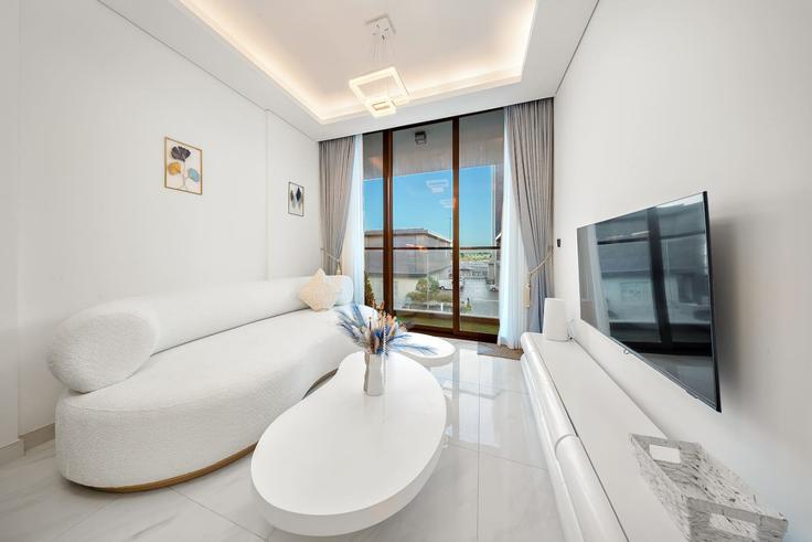 Building Umm Suqeim Street - first-class - 1388770 adresindeki bir dairede modern mobilyalarla zarif bir şekilde tasarlanmış oturma odası Al Barsha South Third, Dubai