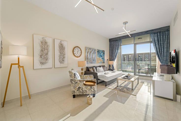 Elegant gestaltetes Wohnzimmer mit moderner Einrichtung in einer Wohnung im Building Tariaq Bedon Esm - first-class - 1460068 in Nad Al Sheba, Dubai
