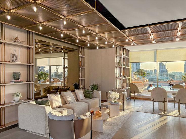 Elegant gestaltetes Wohnzimmer mit moderner Einrichtung in einer Wohnung im Building D12-H04 - first-class - 1466494 in Al Barsha South Fourth, Dubai Elegant gestaltetes Wohnzimmer mit moderner Einrichtung in einer Wohnung im Building D12-H04 - first-class - 1466494 in Al Barsha South Fourth, Dubai