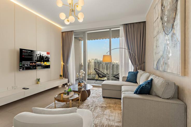 Elegant gestaltetes Wohnzimmer mit moderner Einrichtung in einer Wohnung im Building Tariaq Bedon Esm - first-class - 1490226 in Al Kheeran First, Dubai Elegant gestaltetes Wohnzimmer mit moderner Einrichtung in einer Wohnung im Building Tariaq Bedon Esm - first-class - 1490226 in Al Kheeran First, Dubai