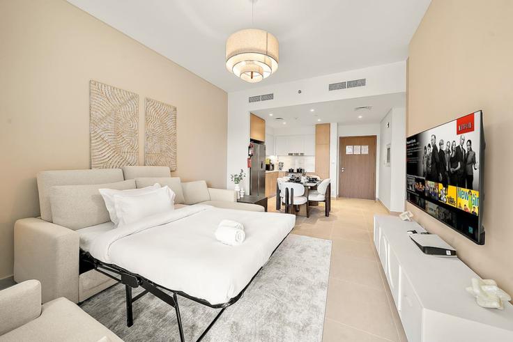 Building Tariaq Bedon Esm - first-class - 1497772 adresindeki bir dairede modern mobilyalarla zarif bir şekilde tasarlanmış oturma odası Madinat Dubai Al Melaheyah, Dubai Building Tariaq Bedon Esm - first-class - 1497772 adresindeki bir dairede modern mobilyalarla zarif bir şekilde tasarlanmış oturma odası Madinat Dubai Al Melaheyah, Dubai
