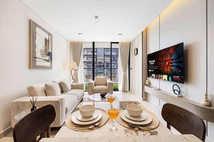 Building Street 54 - first-class - 1609274 adresindeki bir dairede modern mobilyalarla zarif bir şekilde tasarlanmış oturma odası Al Barsha South Third, Dubai Building Street 54 - first-class - 1609274 adresindeki bir dairede modern mobilyalarla zarif bir şekilde tasarlanmış oturma odası Al Barsha South Third, Dubai