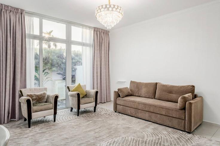 Madinat Hind 4, Dubai에 위치한 Building Unnamed Road - first-class - 1639448 유닛의 세련된 인테리어가 돋보이는 거실
