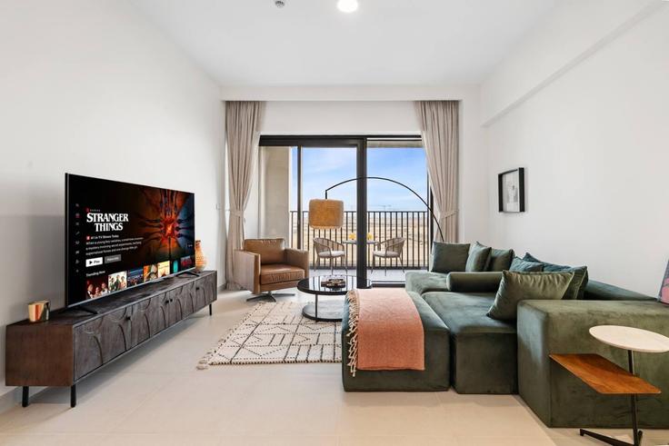 Elegant gestaltetes Wohnzimmer mit moderner Einrichtung in einer Wohnung im Building Tariaq Bedon Esm - first-class - 1647106 in Al Kheeran First, Dubai