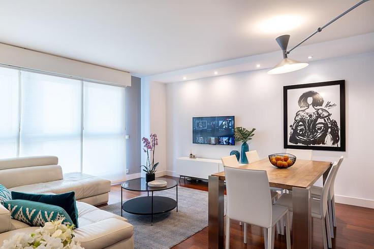 Elegant gestaltetes Wohnzimmer mit moderner Einrichtung in einer Wohnung im Building Calle del Conde de Peñalver - flat-sweet-home - 1490351 in Salamanca, Madrid