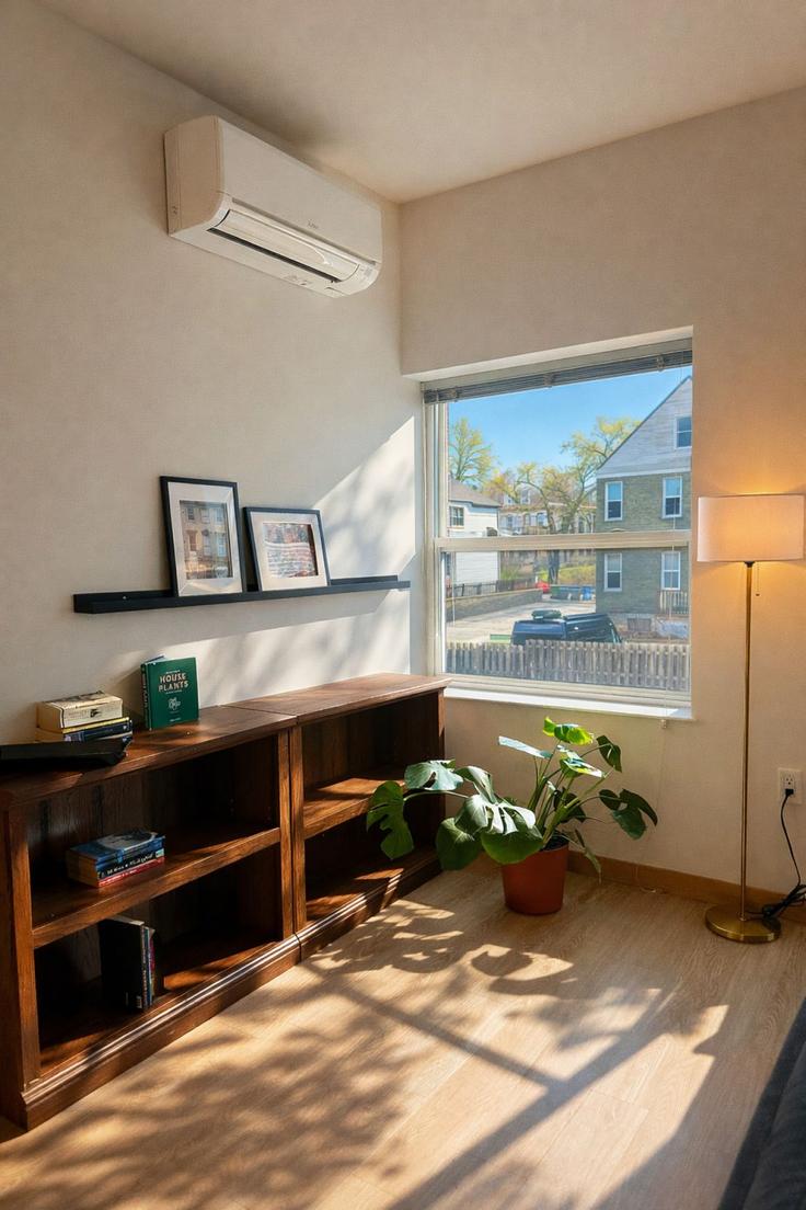 Sala de estar elegantemente projetada com móveis modernos em um apartamento no Building North Water Street - flexhome - 1379063 em Milwaukee, Milwaukee Sala de estar elegantemente projetada com móveis modernos em um apartamento no Building North Water Street - flexhome - 1379063 em Milwaukee, Milwaukee