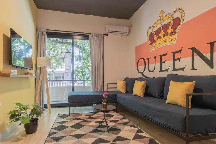 Salle de séjour élégante avec mobilier moderne dans un appartement à Building Lafinur - fliphaus - 1309777 - ARG à Buenos Aires, Buenos Aires