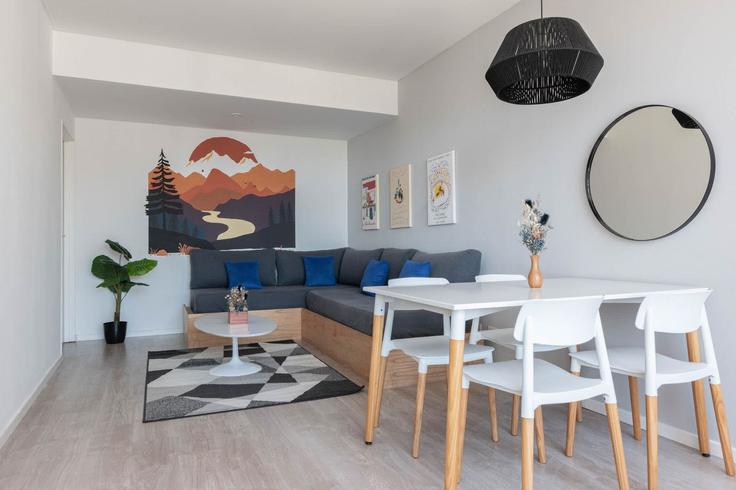 Elegante sala de estar con mobiliario moderno en un apartamento en Building Guatemala - fliphaus - 1048995 - ARG en Buenos Aires, Buenos Aires Elegante sala de estar con mobiliario moderno en un apartamento en Building Guatemala - fliphaus - 1048995 - ARG en Buenos Aires, Buenos Aires