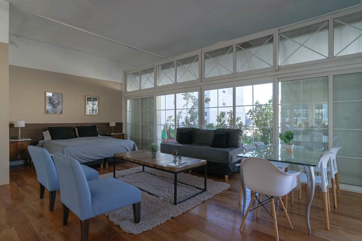 Salle de séjour élégante avec mobilier moderne dans un appartement à Building Libertad - fliphaus - 1625682 à Buenos Aires, Buenos Aires Salle de séjour élégante avec mobilier moderne dans un appartement à Building Libertad - fliphaus - 1625682 à Buenos Aires, Buenos Aires