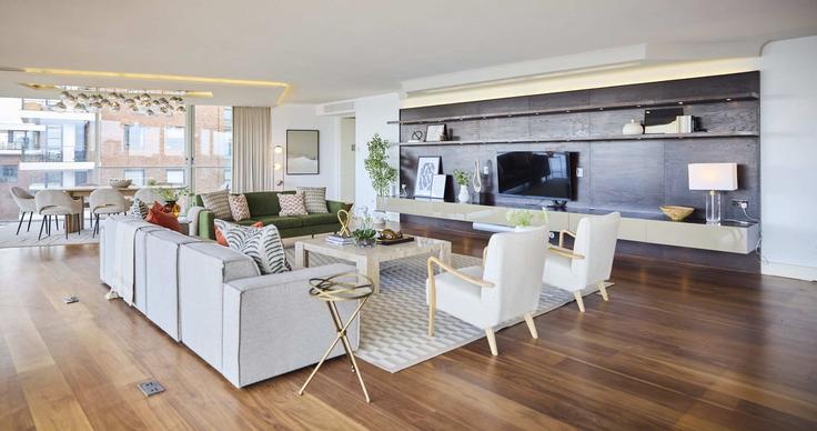 Salle de séjour élégante avec mobilier moderne dans un appartement à Building Hester Road - flyp-homes-ltd - 1319938 à London Borough of Wandsworth, London Salle de séjour élégante avec mobilier moderne dans un appartement à Building Hester Road - flyp-homes-ltd - 1319938 à London Borough of Wandsworth, London