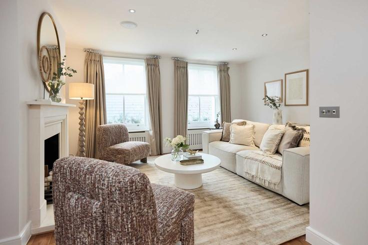 Elegant gestaltetes Wohnzimmer mit moderner Einrichtung in einer Wohnung im Building Ansdell Terrace - flyp-homes-ltd - 1459753 in Royal Borough of Kensington and Chelsea, London Elegant gestaltetes Wohnzimmer mit moderner Einrichtung in einer Wohnung im Building Ansdell Terrace - flyp-homes-ltd - 1459753 in Royal Borough of Kensington and Chelsea, London