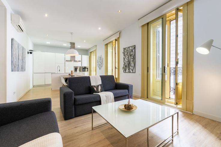 Centro, Madrid에 위치한 Building Calle de Preciados - for-you-rentals - 1264268 - MAD 아파트의 세련된 인테리어가 돋보이는 거실 Centro, Madrid에 위치한 Building Calle de Preciados - for-you-rentals - 1264268 - MAD 아파트의 세련된 인테리어가 돋보이는 거실
