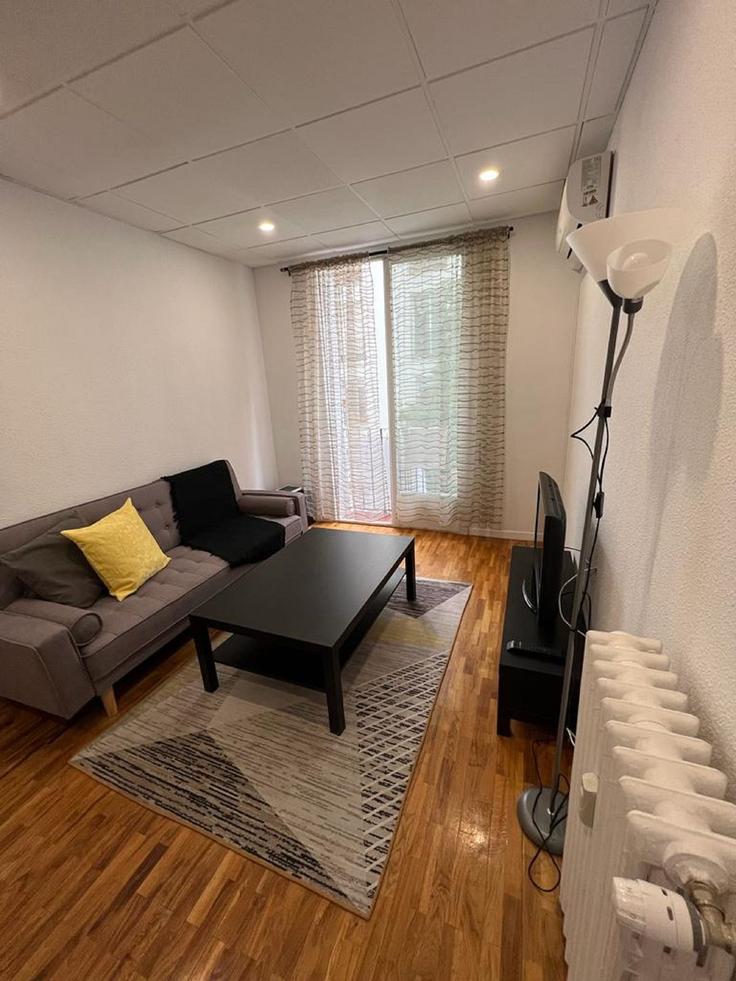Salle de séjour élégante avec mobilier moderne dans un appartement à Building Calle Velázquez - for-you-rentals - 1264295 - MAD à Salamanca, Madrid Salle de séjour élégante avec mobilier moderne dans un appartement à Building Calle Velázquez - for-you-rentals - 1264295 - MAD à Salamanca, Madrid