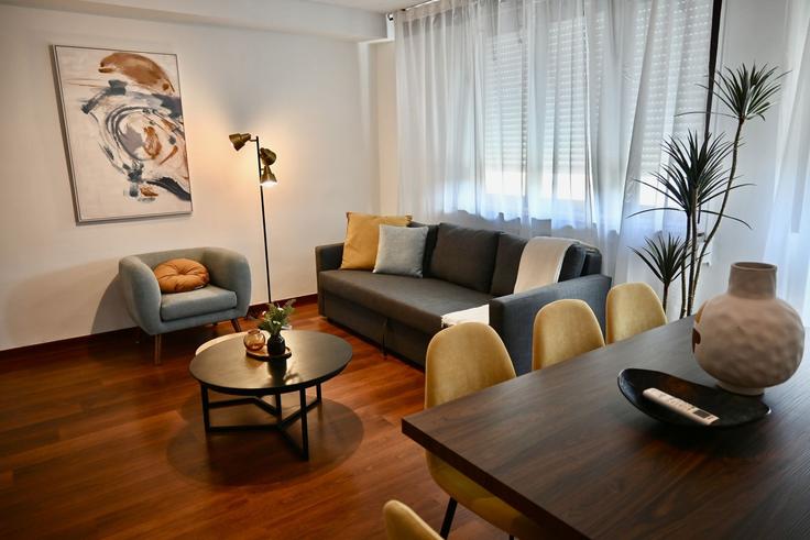 Carabanchel, Madrid에 위치한 Building Avenida del Manzanares - for-you-rentals - 1264406 - MAD 아파트의 세련된 인테리어가 돋보이는 거실 Carabanchel, Madrid에 위치한 Building Avenida del Manzanares - for-you-rentals - 1264406 - MAD 아파트의 세련된 인테리어가 돋보이는 거실