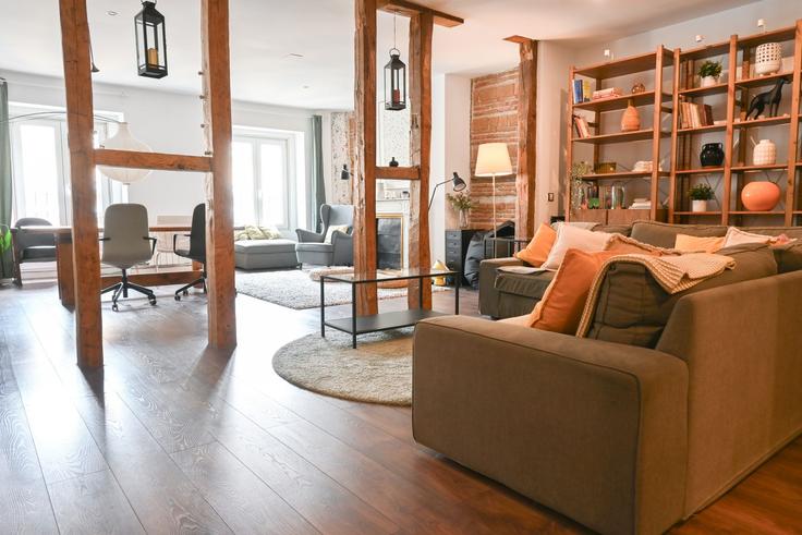 Elegant gestaltetes Wohnzimmer mit moderner Einrichtung in einer Wohnung im Building Calle del Pez - for-you-rentals - 1264404 - MAD in Centro, Madrid Elegant gestaltetes Wohnzimmer mit moderner Einrichtung in einer Wohnung im Building Calle del Pez - for-you-rentals - 1264404 - MAD in Centro, Madrid