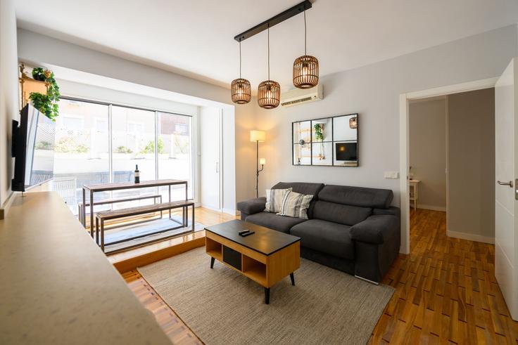 Chamartín, Madrid에 위치한 Building Calle de Menéndez Pidal - for-you-rentals - 1264333 - MAD 아파트의 세련된 인테리어가 돋보이는 거실