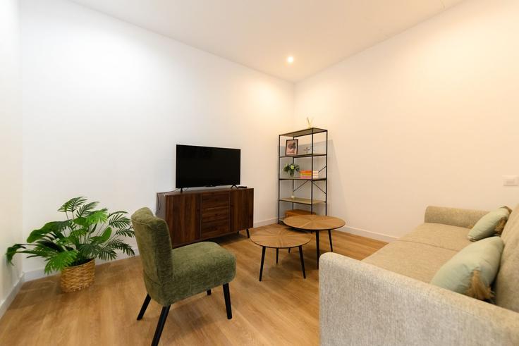Chamberí, Madrid에 위치한 Building Calle de Feijóo - for-you-rentals - 1264393 - MAD 아파트의 세련된 인테리어가 돋보이는 거실
