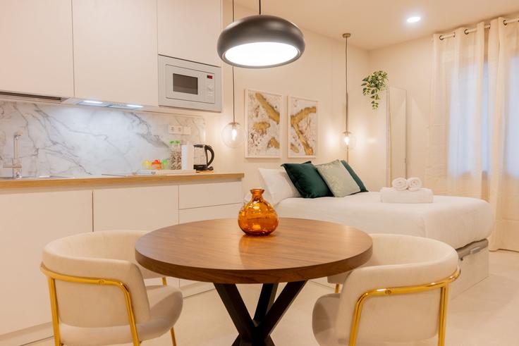 Cozinha funcional e elegante com equipamentos de última geração em apartamento de alto padrão no Building Paseo de las Delicias - for-you-rentals - 1264383 - MAD em Arganzuela, Madrid Cozinha funcional e elegante com equipamentos de última geração em apartamento de alto padrão no Building Paseo de las Delicias - for-you-rentals - 1264383 - MAD em Arganzuela, Madrid