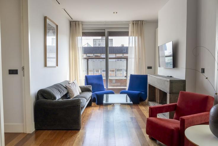 Madrid TetuánのBuilding Calle de la Basílica - for-you-rentals - 1264413 - MADのアパートメントにある、モダンな家具を備えたエレガントなデザインのリビングルーム Madrid TetuánのBuilding Calle de la Basílica - for-you-rentals - 1264413 - MADのアパートメントにある、モダンな家具を備えたエレガントなデザインのリビングルーム