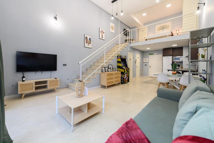 Building Calle Laguna del Marquesado - for-you-rentals - 1352868 adresindeki bir dairede modern mobilyalarla zarif bir şekilde tasarlanmış oturma odası Villaverde, Madrid