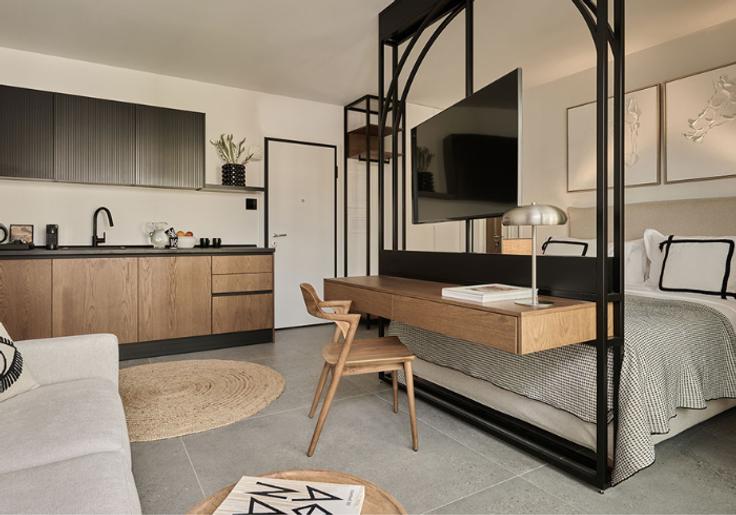 Building Dekeleon - fos-by-naia - 1514932 adresindeki bir dairede modern mobilyalarla zarif bir şekilde tasarlanmış oturma odası Central Athens, Athens Building Dekeleon - fos-by-naia - 1514932 adresindeki bir dairede modern mobilyalarla zarif bir şekilde tasarlanmış oturma odası Central Athens, Athens