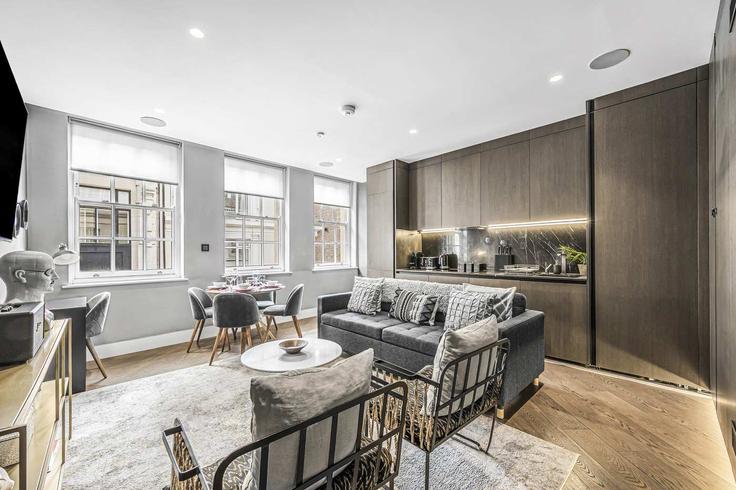 City of Westminster, London에 위치한 Building Bateman Street - frankiesays - 1298282 - LON 유닛의 세련된 인테리어가 돋보이는 거실 City of Westminster, London에 위치한 Building Bateman Street - frankiesays - 1298282 - LON 유닛의 세련된 인테리어가 돋보이는 거실