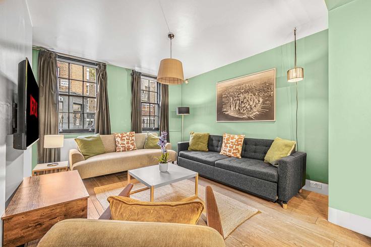 City of Westminster, London에 위치한 Building Goodge Place - frankiesays - 1037695 - LON 아파트의 세련된 인테리어가 돋보이는 거실 City of Westminster, London에 위치한 Building Goodge Place - frankiesays - 1037695 - LON 아파트의 세련된 인테리어가 돋보이는 거실