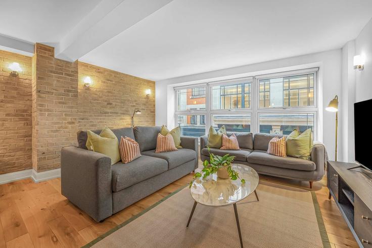 London City of WestminsterのBuilding Bateman Street - frankiesays - 1491004のアパートメントにある、モダンな家具を備えたエレガントなデザインのリビングルーム