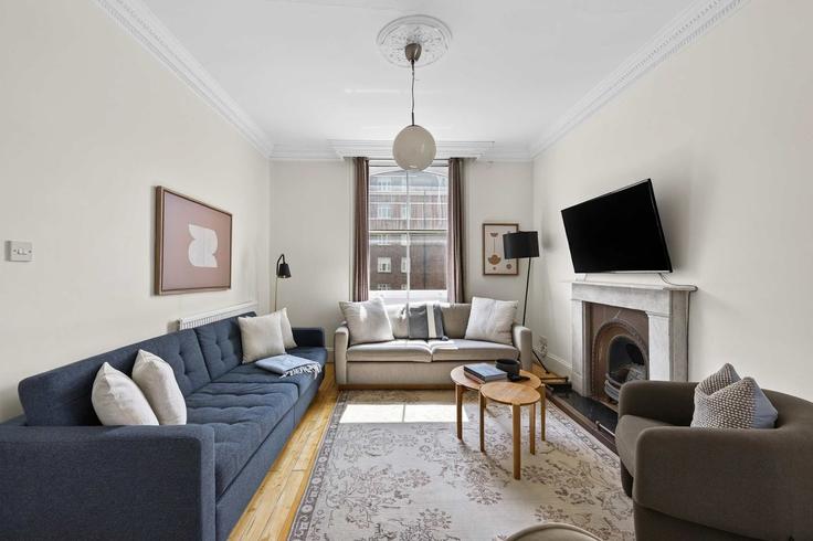 Elegantly designed living room with modern furnishings in an apartment at Building Glendower Place - frankiesays - 1603758 in Royal Borough of Kensington and Chelsea, London Elegantly designed living room with modern furnishings in an apartment at Building Glendower Place - frankiesays - 1603758 in Royal Borough of Kensington and Chelsea, London