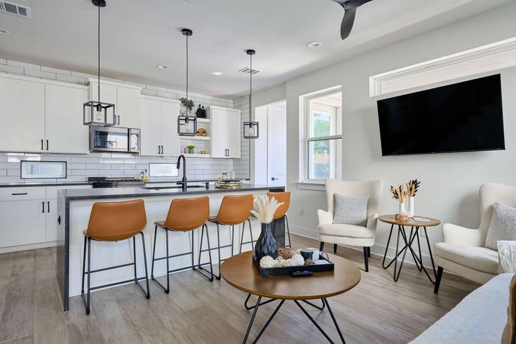 Austin, Austin에 위치한 Building South 2nd Street - frenchcowboys - 1309763 - ATX 아파트의 세련된 인테리어가 돋보이는 거실