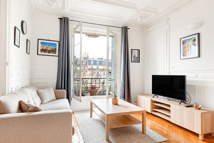 Elegante sala de estar con mobiliario moderno en un apartamento en Building Rue de Charenton - full-concierge - 1359066 en 12th arrondissement, Paris