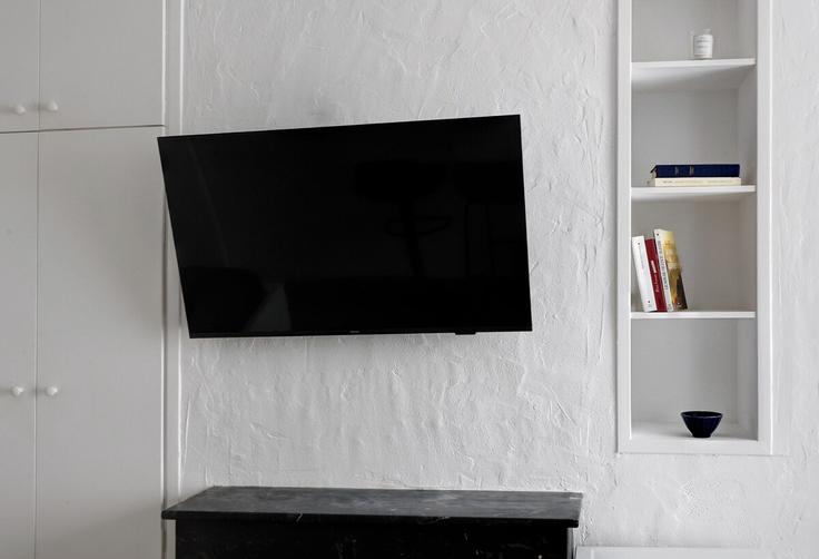 Elegant gestaltetes Wohnzimmer mit moderner Einrichtung in einer Wohnung im Building Rue de Grenelle - full-concierge - 1514898 in 7th arrondissement, Paris