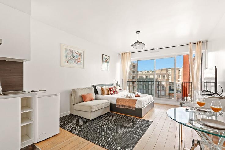 16th arrondissement, Paris에 위치한 Building Rue Van Loo - full-concierge - 1635923 유닛의 세련된 인테리어가 돋보이는 거실 16th arrondissement, Paris에 위치한 Building Rue Van Loo - full-concierge - 1635923 유닛의 세련된 인테리어가 돋보이는 거실