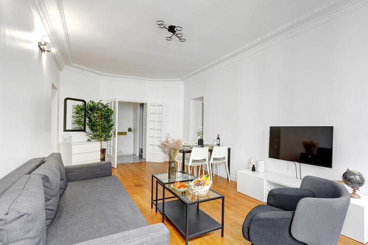 Elegante sala de estar con mobiliario moderno en un apartamento en Building Rue des Archives - full-concierge - 1513011 en 3rd arrondissement, Paris Elegante sala de estar con mobiliario moderno en un apartamento en Building Rue des Archives - full-concierge - 1513011 en 3rd arrondissement, Paris