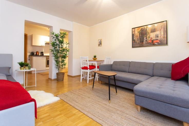 Halle (Saale), Halle (Saale)에 위치한 Building Rannische Straße - full-house-real-estate-gmbh - 1381813 유닛의 세련된 인테리어가 돋보이는 거실
