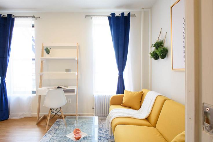 Manhattan, New York에 위치한 Building East 11th Street - furnished-club - 1495784 유닛의 세련된 인테리어가 돋보이는 거실