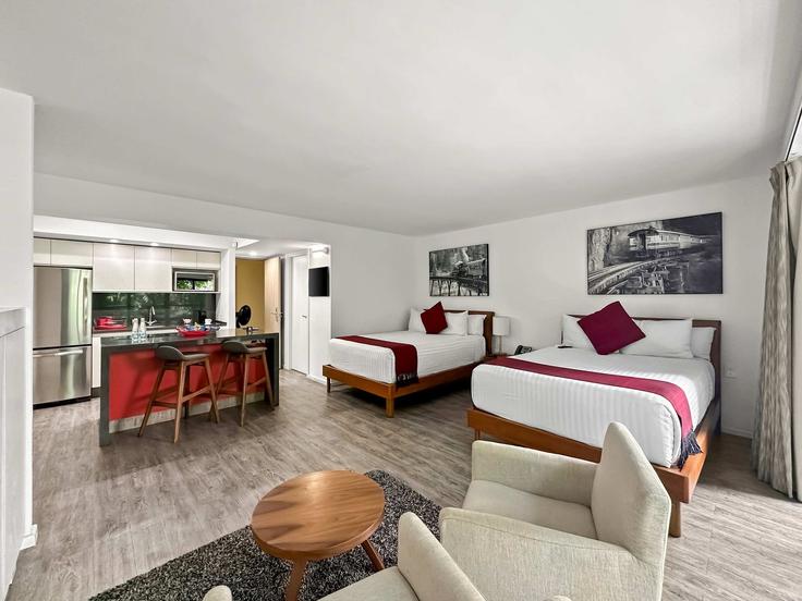 Sala de estar elegantemente projetada com móveis modernos em um apartamento no Building Río Guadalquivir - furnished-club - 1495772 em Mexico City, Mexico City Sala de estar elegantemente projetada com móveis modernos em um apartamento no Building Río Guadalquivir - furnished-club - 1495772 em Mexico City, Mexico City