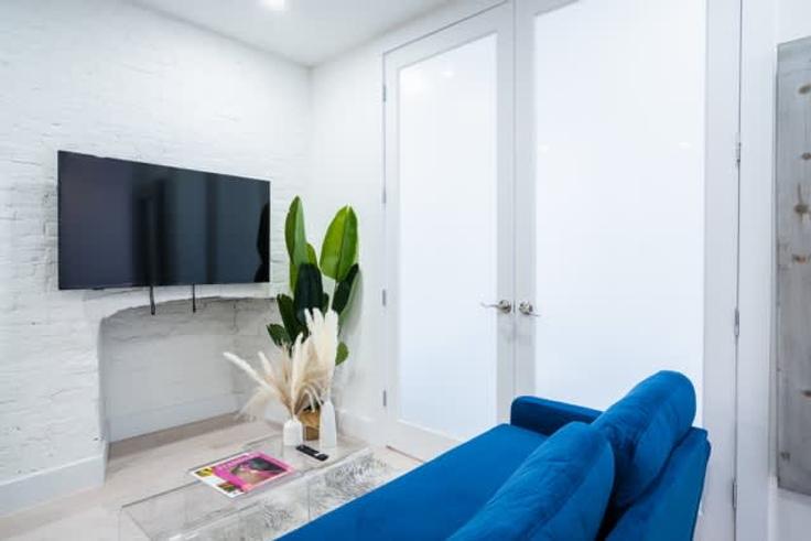 2 apartamento de un dormitorio amueblado en East 11th Street 1057571P , Manhattan, New York, foto 1