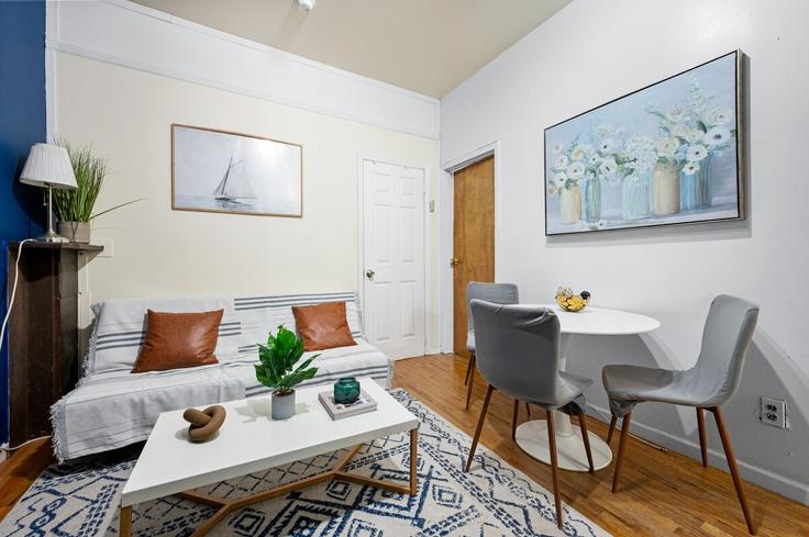 Manhattan, New York에 위치한 Building 9th Avenue - furnishedhabitat - 1323917 유닛의 세련된 인테리어가 돋보이는 거실