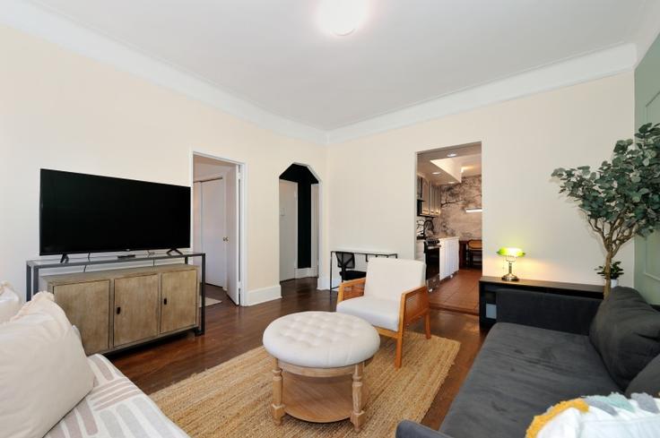 Manhattan, New York에 위치한 Building 9th Avenue - furnishedhabitat - 1323923 유닛의 세련된 인테리어가 돋보이는 거실