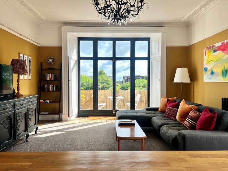 Building Vallis Road - gemma-chandley - 1386758 adresindeki bir dairede modern mobilyalarla zarif bir şekilde tasarlanmış oturma odası Mendip District, Frome Building Vallis Road - gemma-chandley - 1386758 adresindeki bir dairede modern mobilyalarla zarif bir şekilde tasarlanmış oturma odası Mendip District, Frome