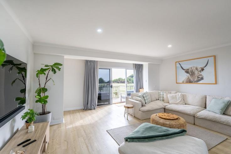 South Bunbury, Bunbury에 위치한 Building Beach Road - geographe-holiday-homes - 1532568 유닛의 세련된 인테리어가 돋보이는 거실