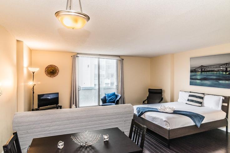 Ville-Marie, Montreal에 위치한 Building Rue Charlotte - gesthab - 1261765 - TOR 아파트의 세련된 인테리어가 돋보이는 거실 Ville-Marie, Montreal에 위치한 Building Rue Charlotte - gesthab - 1261765 - TOR 아파트의 세련된 인테리어가 돋보이는 거실