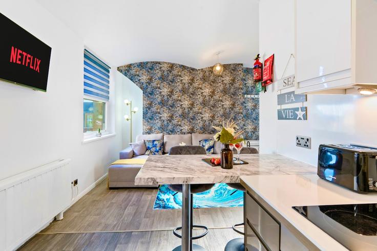 Brighton BrightonのBuilding North Street - gioestate-limited - 1250469 - LONのアパートメントにある、モダンな家具を備えたエレガントなデザインのリビングルーム