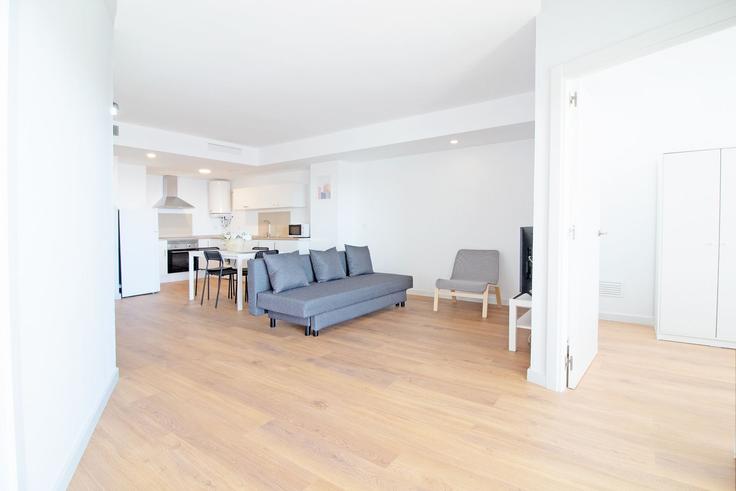 Building Calle Cañas y Barro - global-vacacional - 1339866 adresindeki bir dairede modern mobilyalarla zarif bir şekilde tasarlanmış oturma odası Canet de Berenguer, Canet de Berenguer