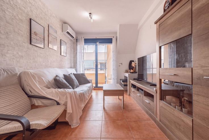 Canet de Berenguer, Canet de Berenguer에 위치한 Building Carrer Mare Nostrum - global-vacacional - 1339823 유닛의 세련된 인테리어가 돋보이는 거실 Canet de Berenguer, Canet de Berenguer에 위치한 Building Carrer Mare Nostrum - global-vacacional - 1339823 유닛의 세련된 인테리어가 돋보이는 거실