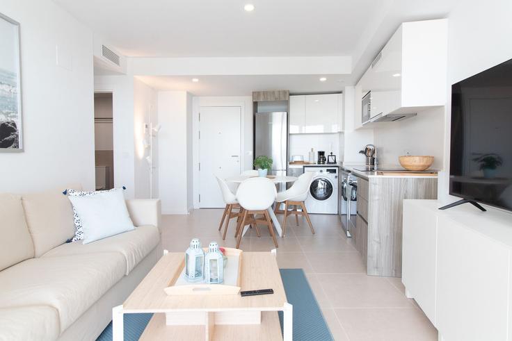 Building Carrer de la Flor del Taronger - global-vacacional - 1339793 adresindeki bir dairede modern mobilyalarla zarif bir şekilde tasarlanmış oturma odası Canet d'en Berenguer, Canet d'en Berenguer