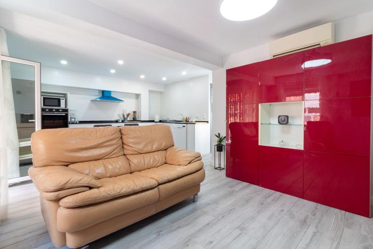 Port de Sagunt, Port de Sagunt에 위치한 Building Carrer La Vall d'Albaida - global-vacacional - 1339813 아파트의 세련된 인테리어가 돋보이는 거실